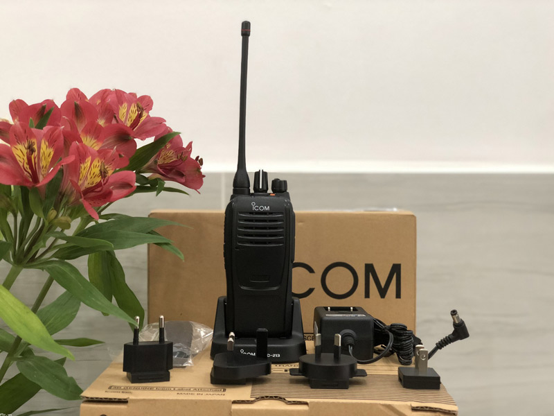 máy bộ đàm icom