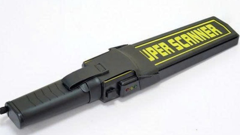 máy dò kim loại cầm tay