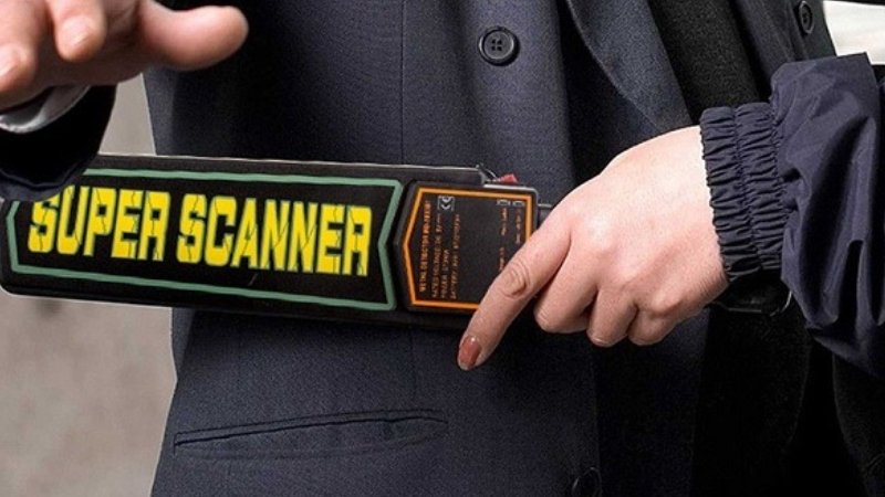 máy dò kim loại cầm tay