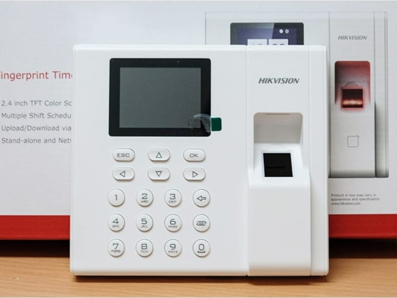 máy chấm công khuôn mặt và vân tay